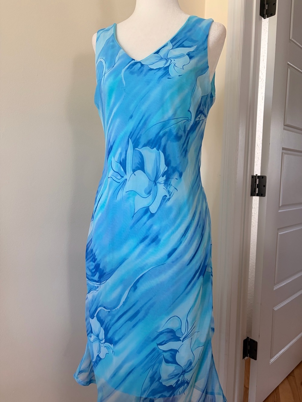 🌸 3/$50: Y2K Blue Floral Chiffon Midi Dress